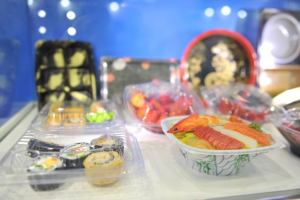 生鲜配送、健康家电等新业态涌现，激发市场新动能